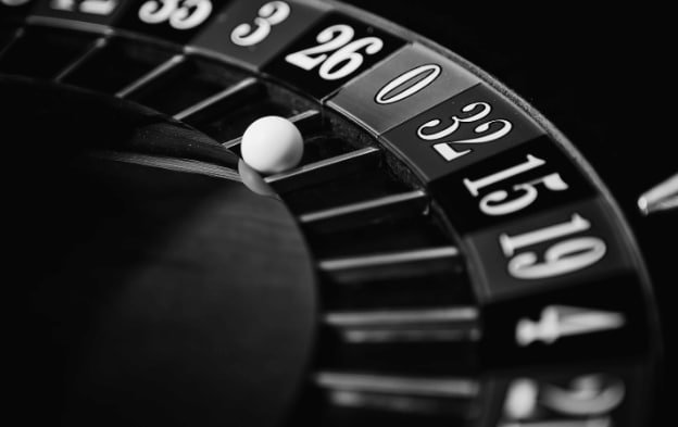 Auto Roulette live dealer studio with HD streaming